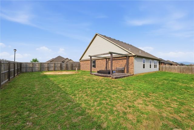 1221 General McCrae Drive, Prairie Grove, AR 72753