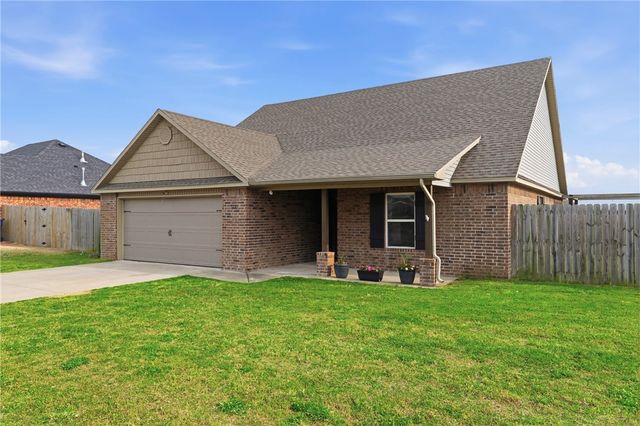 1221 General McCrae Drive, Prairie Grove, AR 72753
