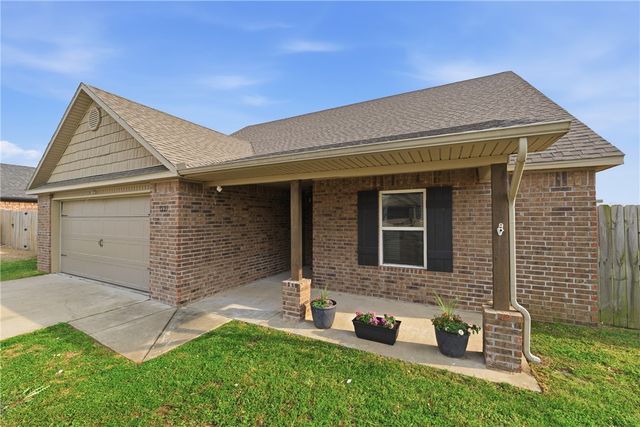 1221 General McCrae Drive, Prairie Grove, AR 72753