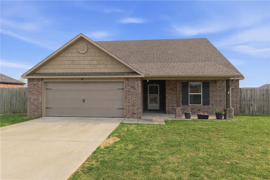 1221 General McCrae Drive, Prairie Grove, AR 72753
