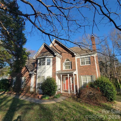 1009 Hunley Hill Court, Matthews, NC 28104