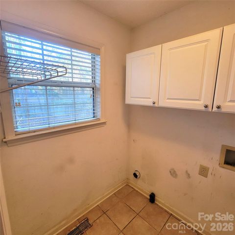 1009 Hunley Hill Court, Matthews, NC 28104