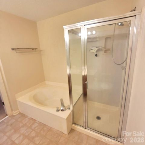 1009 Hunley Hill Court, Matthews, NC 28104