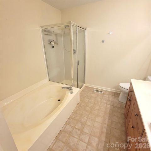 1009 Hunley Hill Court, Matthews, NC 28104