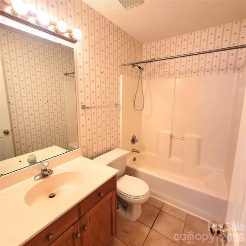 1009 Hunley Hill Court, Matthews, NC 28104