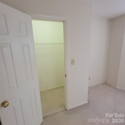 1009 Hunley Hill Court, Matthews, NC 28104