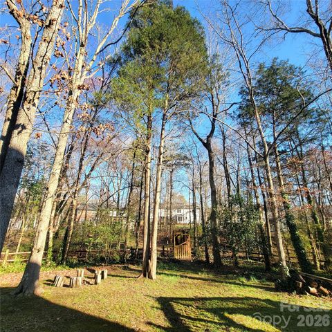 1009 Hunley Hill Court, Matthews, NC 28104