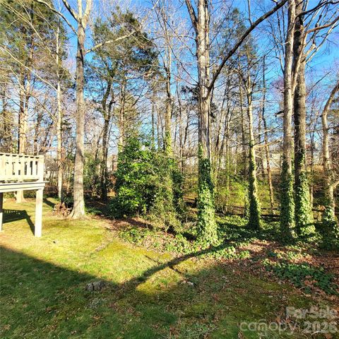 1009 Hunley Hill Court, Matthews, NC 28104