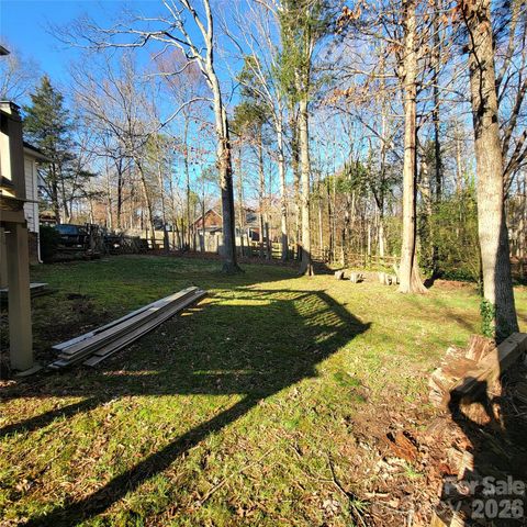 1009 Hunley Hill Court, Matthews, NC 28104