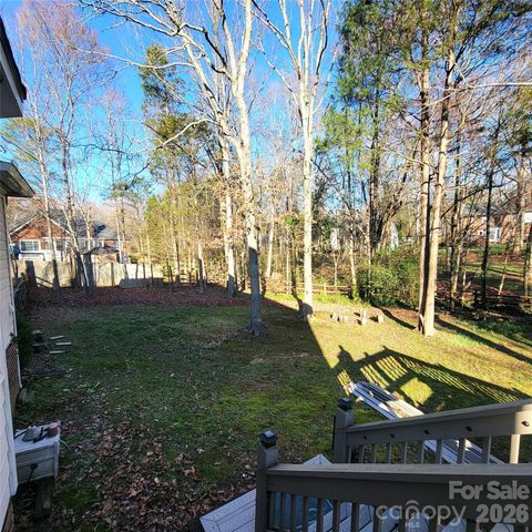 1009 Hunley Hill Court, Matthews, NC 28104