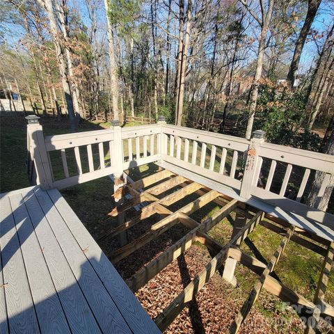 1009 Hunley Hill Court, Matthews, NC 28104