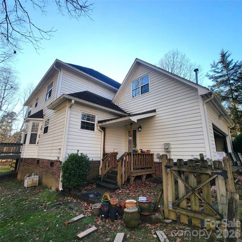 1009 Hunley Hill Court, Matthews, NC 28104