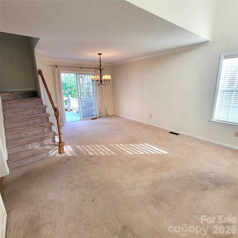 1009 Hunley Hill Court, Matthews, NC 28104