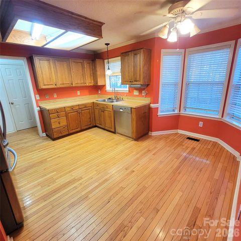 1009 Hunley Hill Court, Matthews, NC 28104