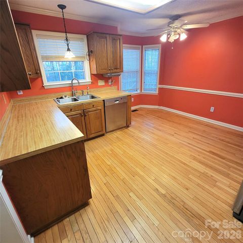 1009 Hunley Hill Court, Matthews, NC 28104