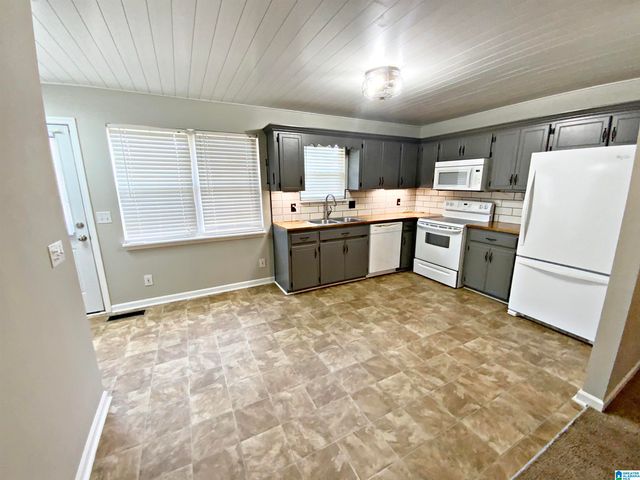 2016 PEACEBURG ROAD, Weaver, AL 36277