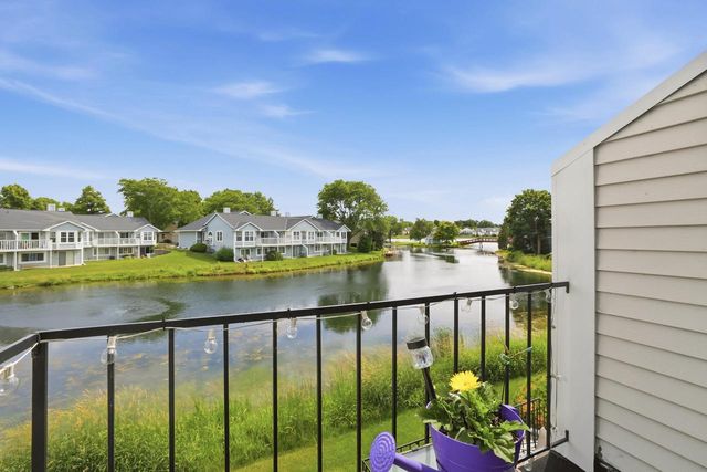 8306 S Tuckaway Shores DRIVE, Franklin, WI 53132
