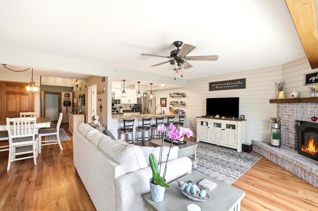 8306 S Tuckaway Shores DRIVE, Franklin, WI 53132