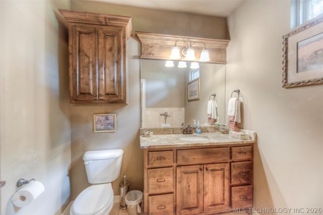 17940 E Red Hawk Road, Owasso, OK 74055