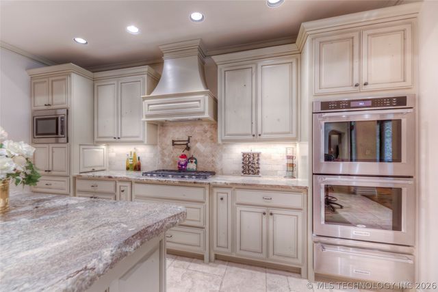 17940 E Red Hawk Road, Owasso, OK 74055