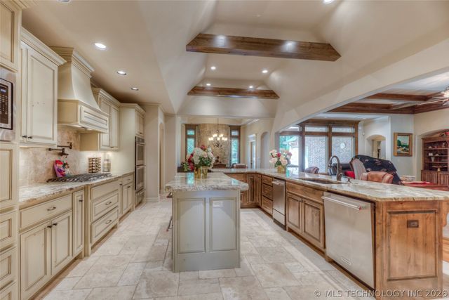 17940 E Red Hawk Road, Owasso, OK 74055