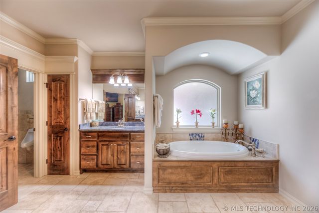 17940 E Red Hawk Road, Owasso, OK 74055