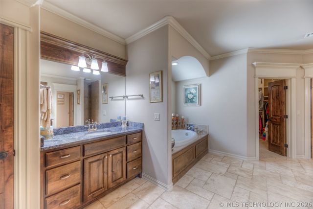 17940 E Red Hawk Road, Owasso, OK 74055