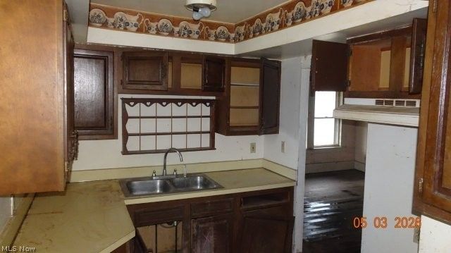 2353 Livingston, Lorain, OH 44052