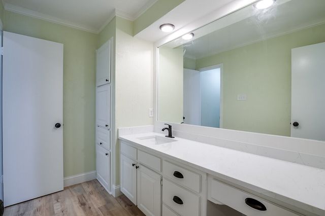 410 Carolyn Drive, Bedford, TX 76021