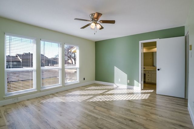 410 Carolyn Drive, Bedford, TX 76021