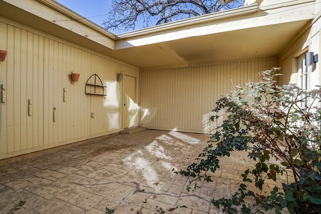 410 Carolyn Drive, Bedford, TX 76021