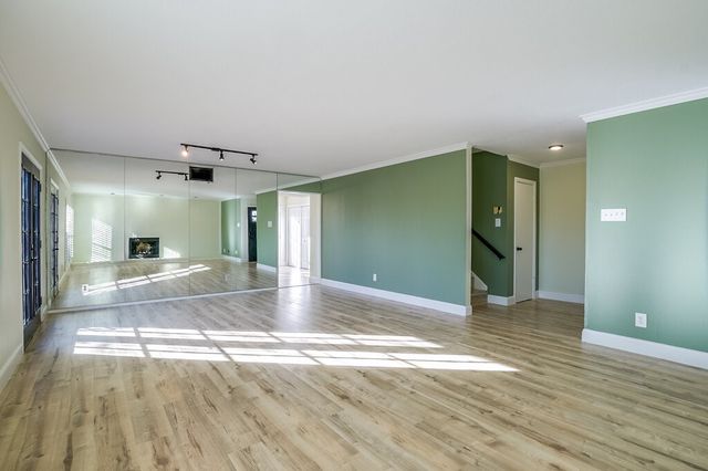 410 Carolyn Drive, Bedford, TX 76021