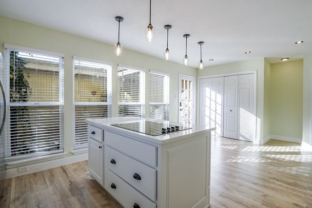 410 Carolyn Drive, Bedford, TX 76021