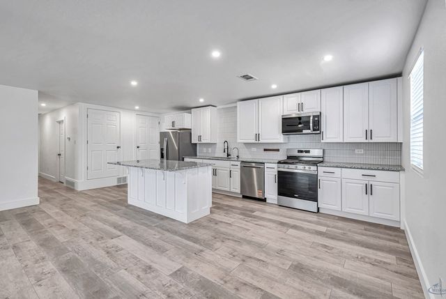 1607 Butternut Ln, Midland, TX 79705