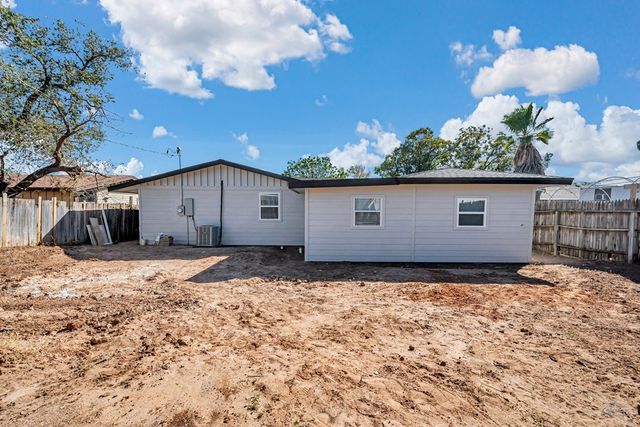 1607 Butternut Ln, Midland, TX 79705