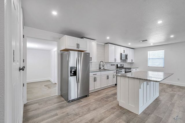 1607 Butternut Ln, Midland, TX 79705