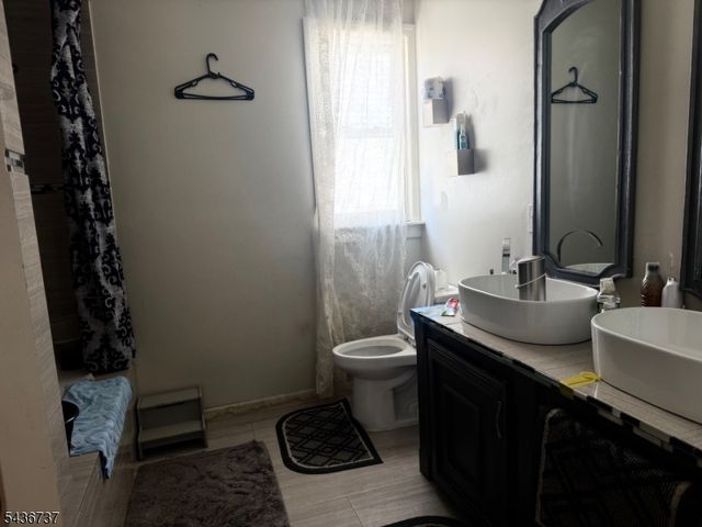 620 Park Ave, Elizabeth City, NJ 07208