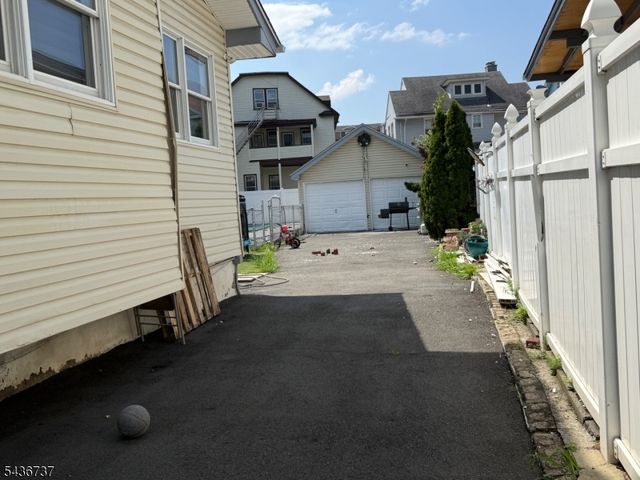 620 Park Ave, Elizabeth City, NJ 07208
