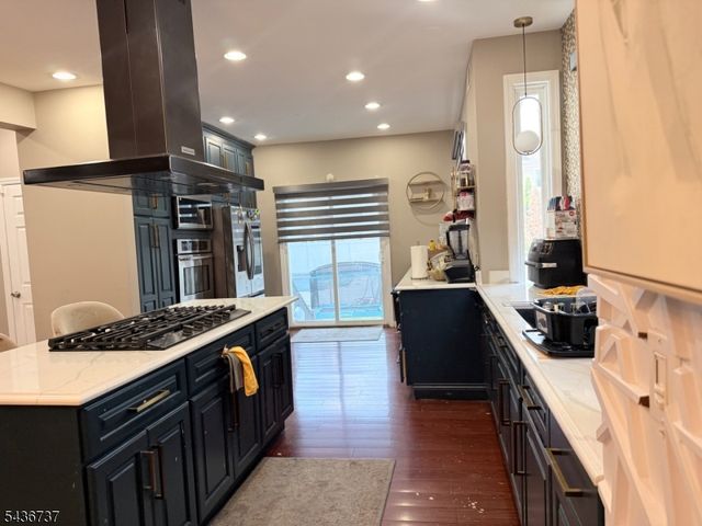 620 Park Ave, Elizabeth City, NJ 07208