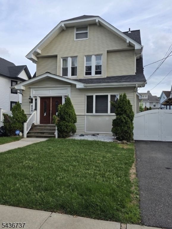 620 Park Ave, Elizabeth City, NJ 07208