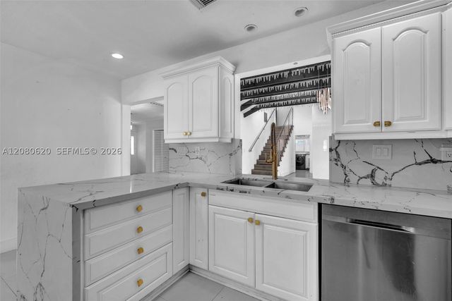 1436 NW 8th St, Dania Beach, FL 33004