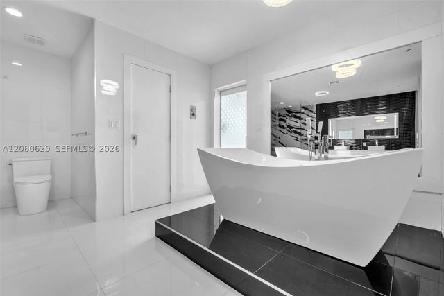 1436 NW 8th St, Dania Beach, FL 33004