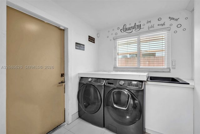 1436 NW 8th St, Dania Beach, FL 33004