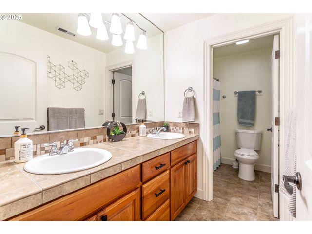15498 Se RIVER FOREST Dr, Milwaukie, OR 97267
