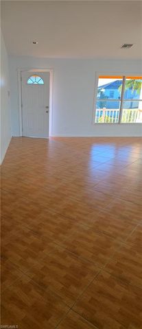 423 NW 26th PL, Cape Coral, FL 33993