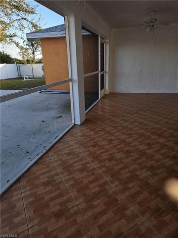 423 NW 26th PL, Cape Coral, FL 33993