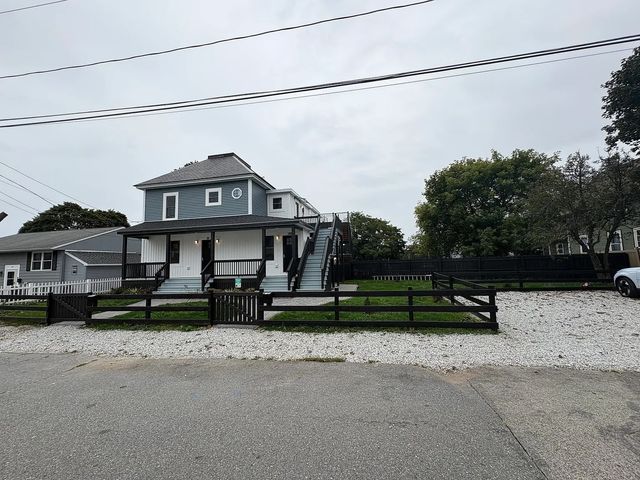 28 Houghton St 1, Lowell, MA 01851