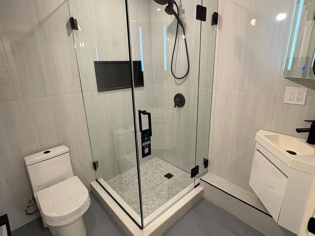 28 Houghton St 1, Lowell, MA 01851