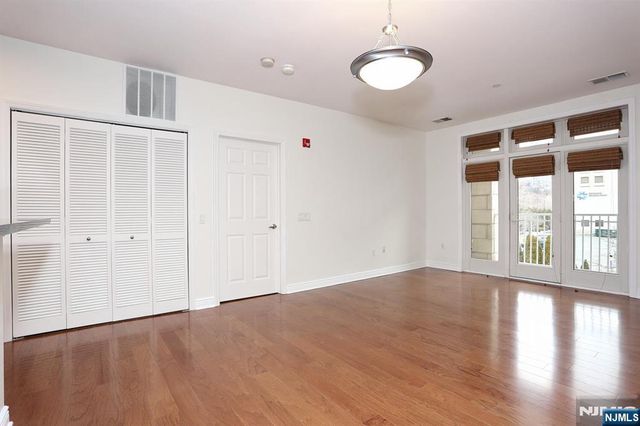 7400 River Road 228, North Bergen, NJ 07047