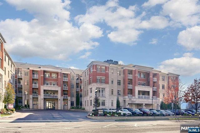 7400 River Road 228, North Bergen, NJ 07047